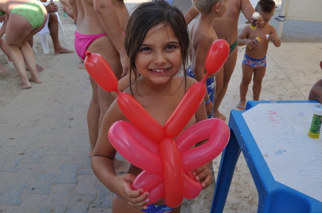 spiaggia rimini viserba bagno egisto aminazione sculture di palloncini